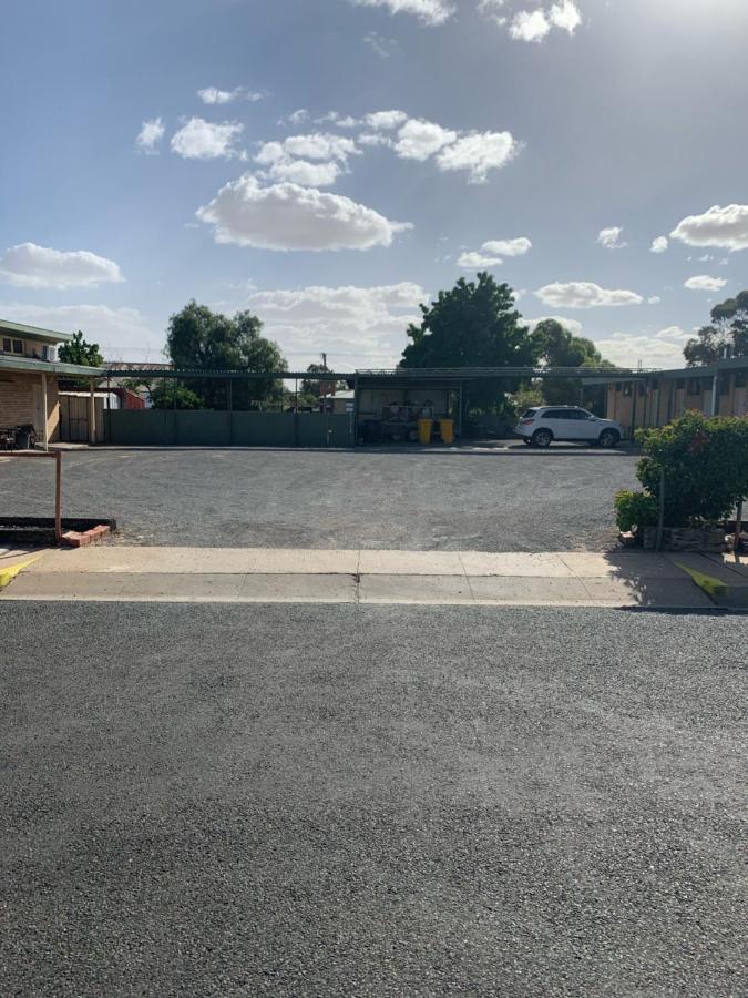 Hopetoun Community Hotel Motel Exterior photo